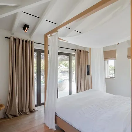 Bela - Stunning Luxury 6 Bedroom House Villa