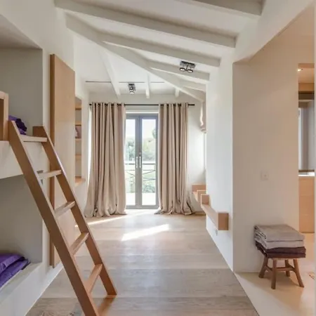 Bela - Stunning Luxury 6 Bedroom House Villa