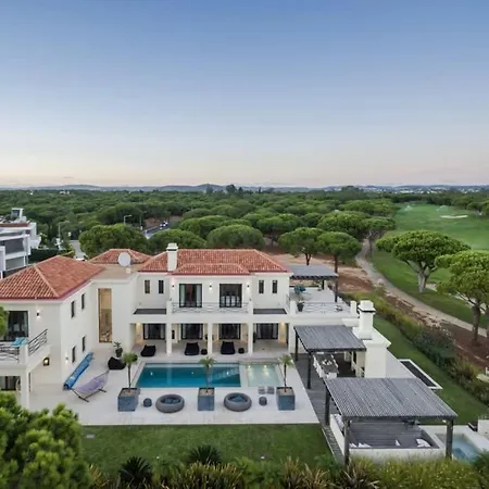 Villa Bela - Stunning Luxury 6 Bedroom House *