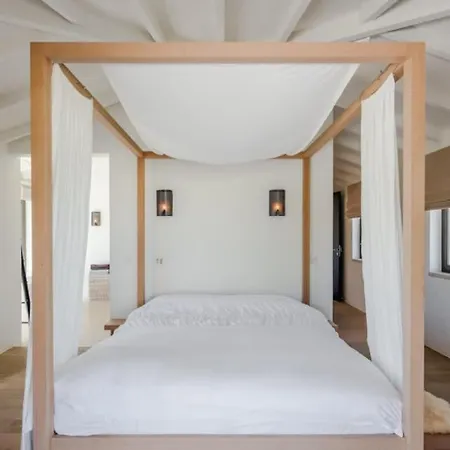 Bela - Stunning Luxury 6 Bedroom House *